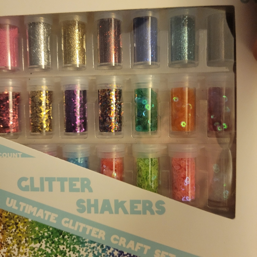 NIB Glitter Shakers Craft Set,‎ Vibrant Colors, 32 Count Whimsical Ages 8+